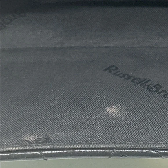 Russell & Bromley Chic Black Quilted Leather Chain Strap Crossbody Bag Purse 🌺🌺 - Picture 8 of 8